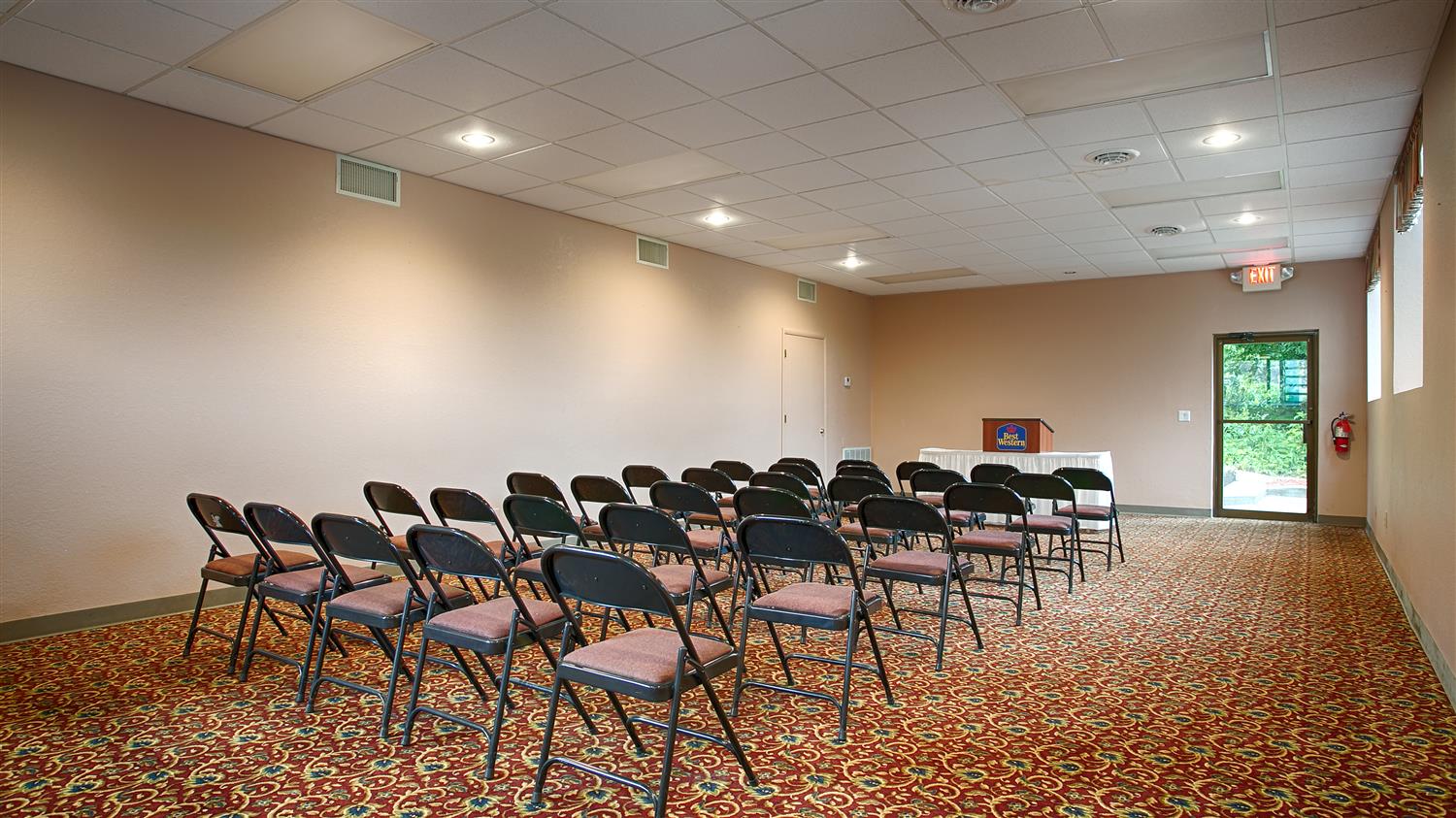 Best Western Plus Landing View Inn &amp; Suites Best western