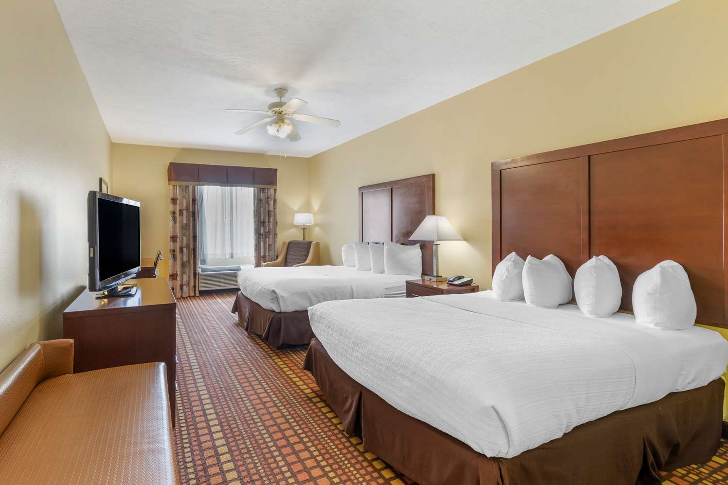 Gadsden, AL Hotel  Holiday Inn Express & Suites Gadsden W-Near Attalla