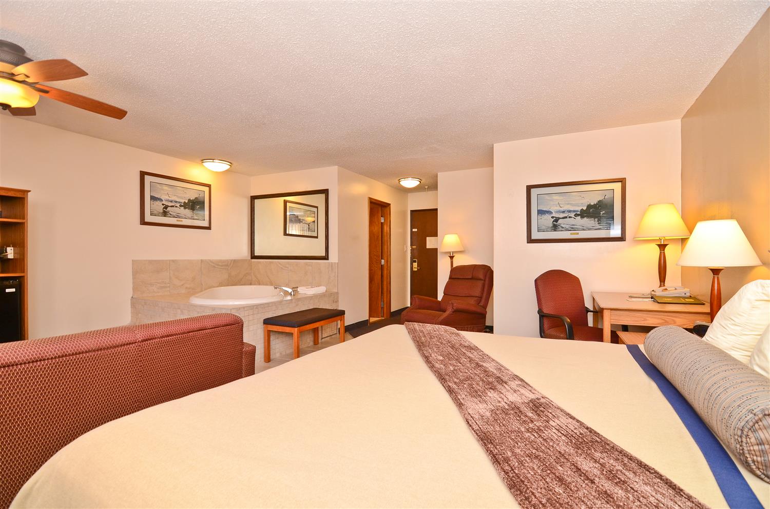 Kodiak Ak Hotels Best Western Inn Alaska The Honeymoon Suite Is Perfect For A Weekend Getaway