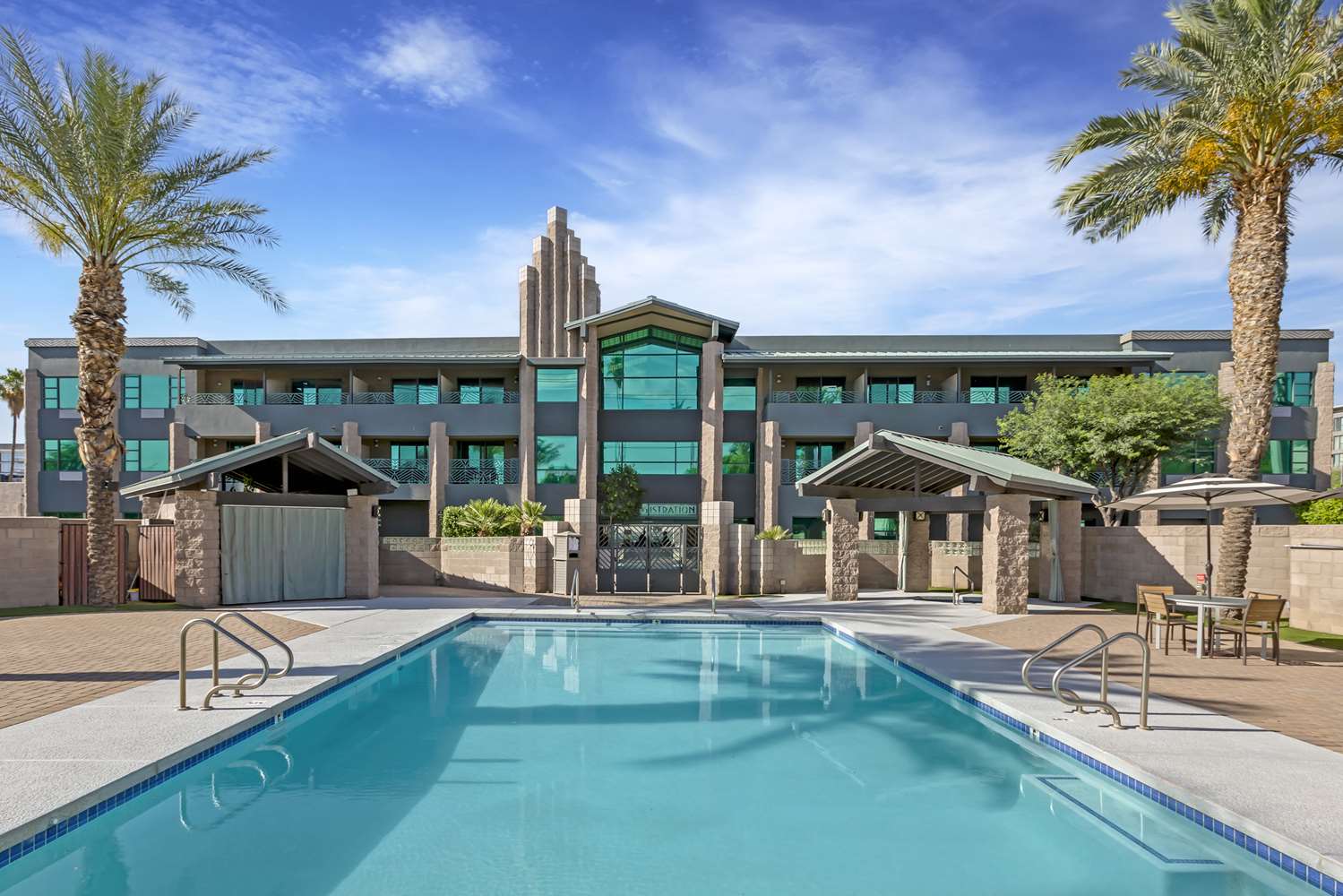 Hotel in Scottsdale | Best Western Plus Sundial