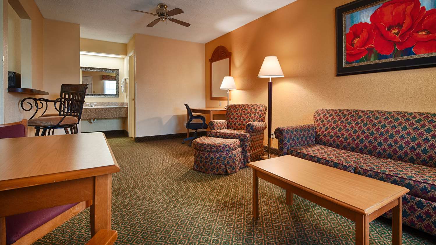 Benton Hotel Best Western Inn In Ar Experience A Getaway In Our King Suite Designed For Your Relaxation And Comfort