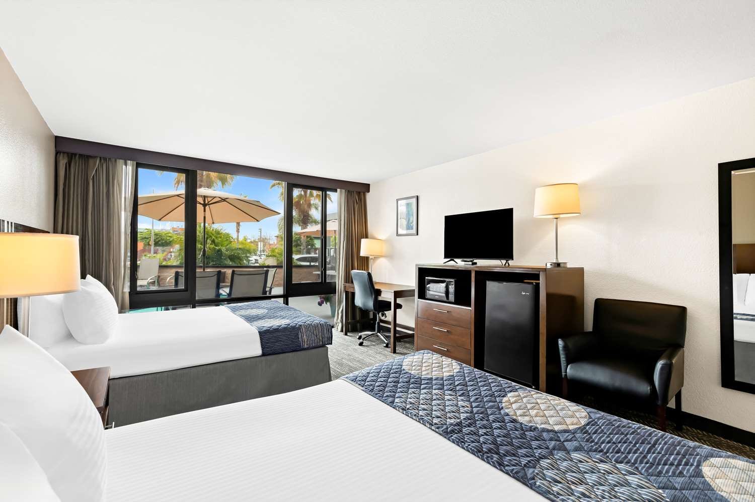 Hotel in San Diego | Best Western Yacht Harbor Hotel