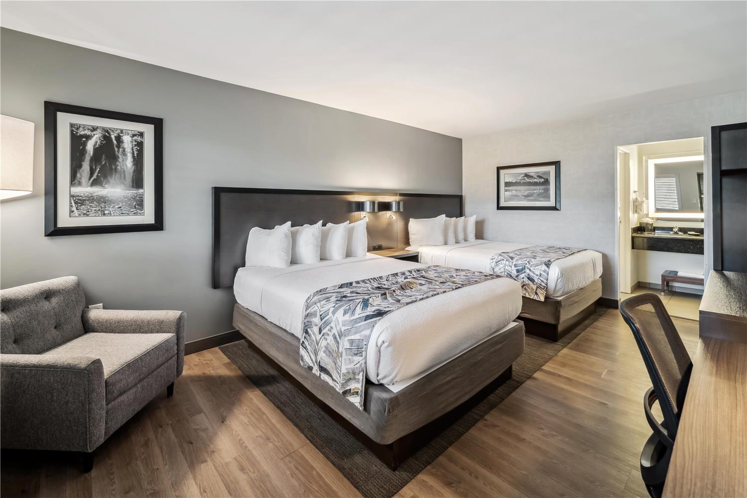 Hotel in Redding Best Western Plus Hilltop Inn