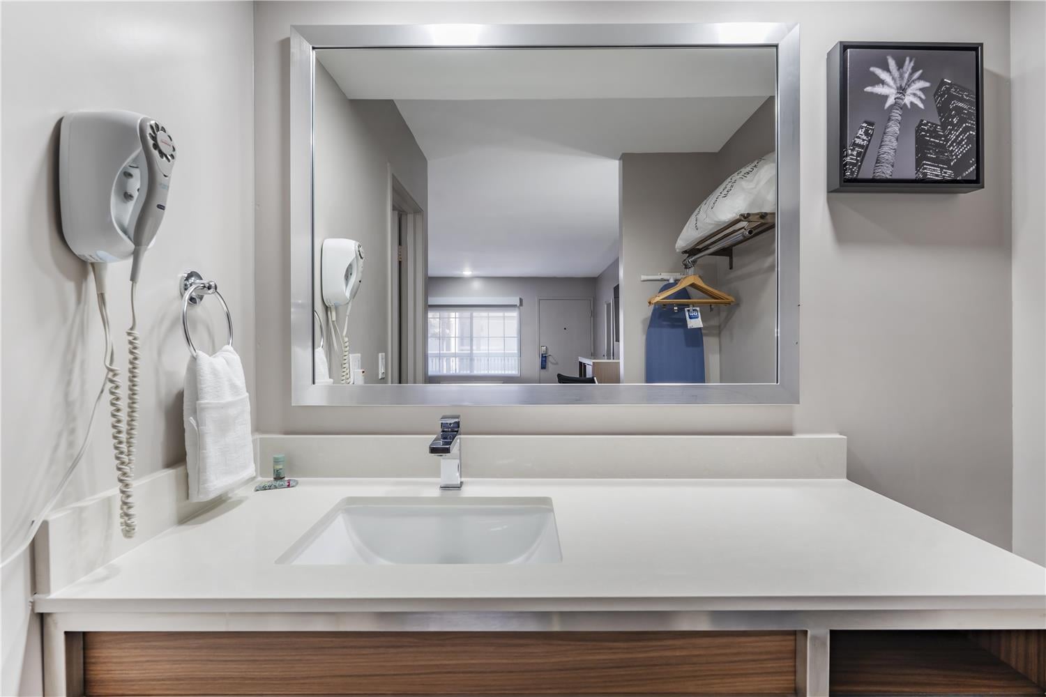 Hotel in Inglewood | Best Western Airport Plaza Hotel – LAX Airport LA  Stadium