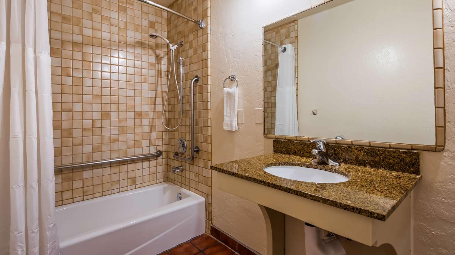 This Friend Zone Double Bathtub Is Shaped Like a Yin Yang, With Separated  Tubs