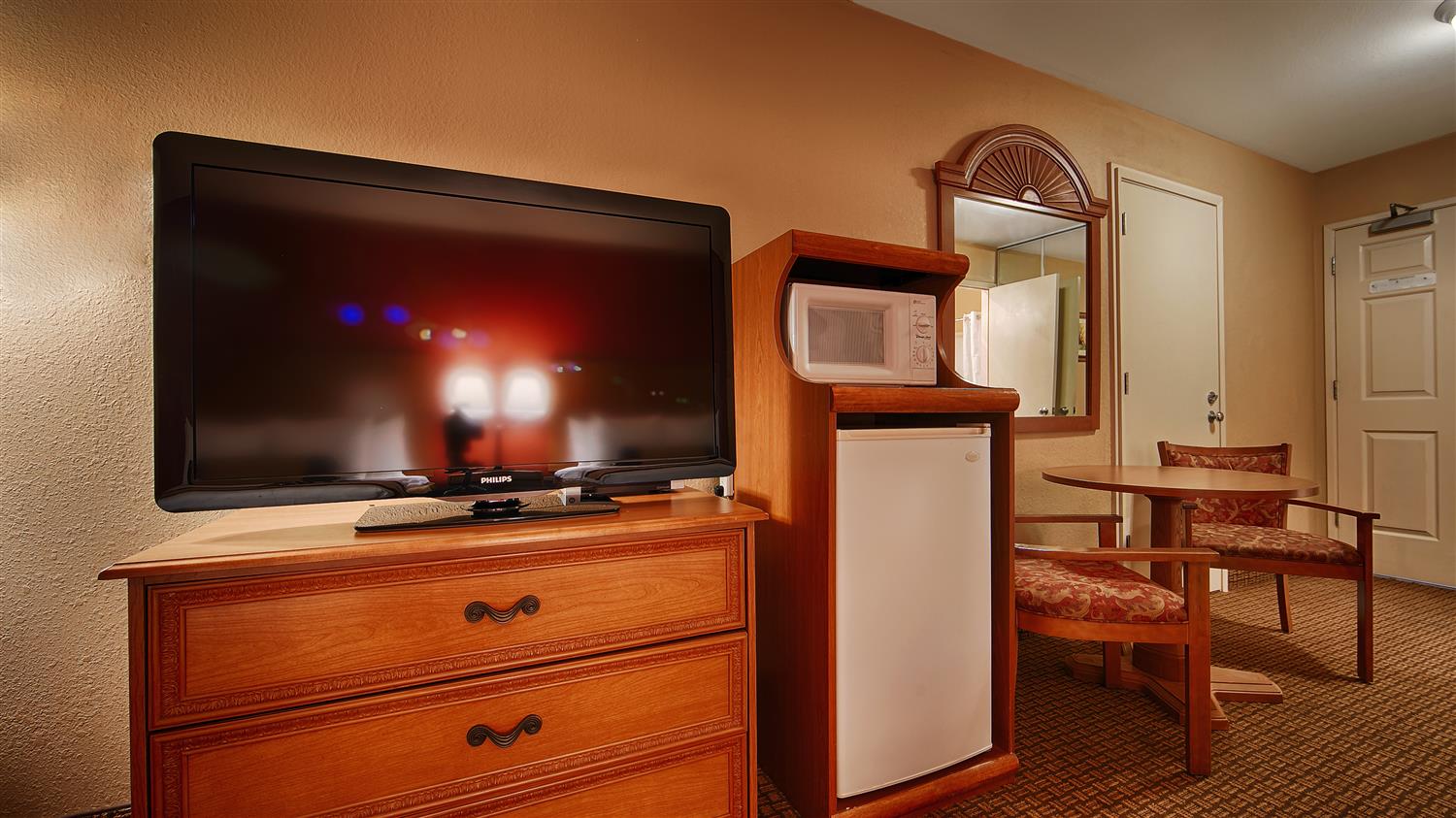 Benicia Ca Hotels Best Western Plus Heritage Inn All Of Our Rooms Come Equipped With A Microwave And Refrigerator For Your Snacking Needs