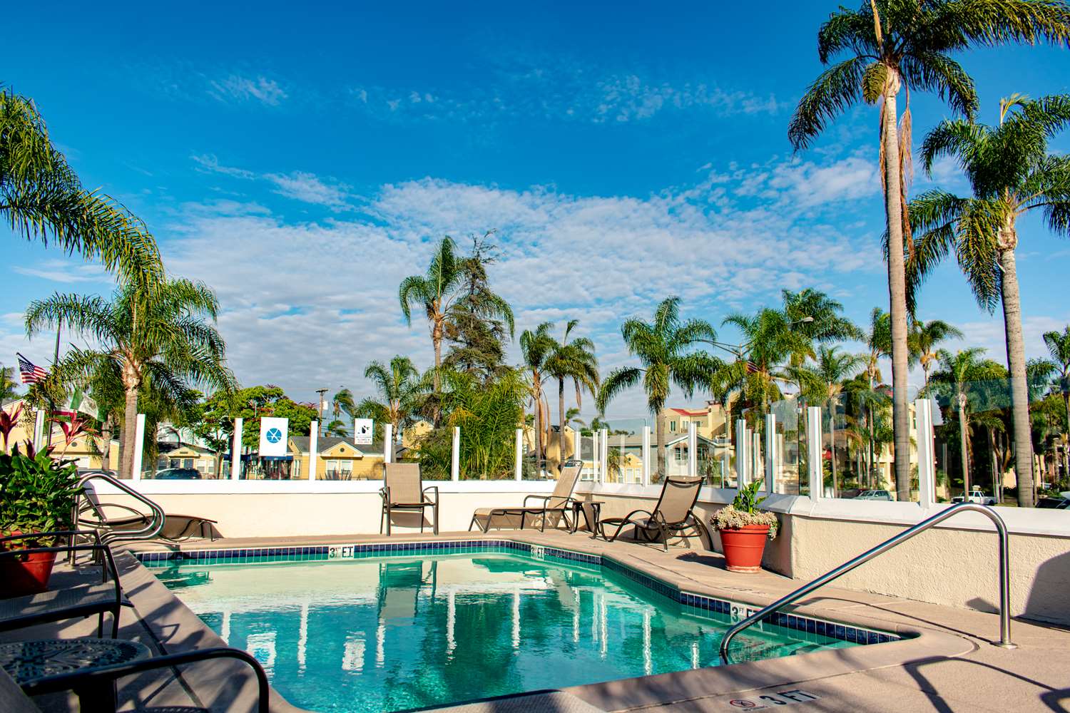 Beach Bear Villa, HHI: Boring Women Have Clean Houses - Calling