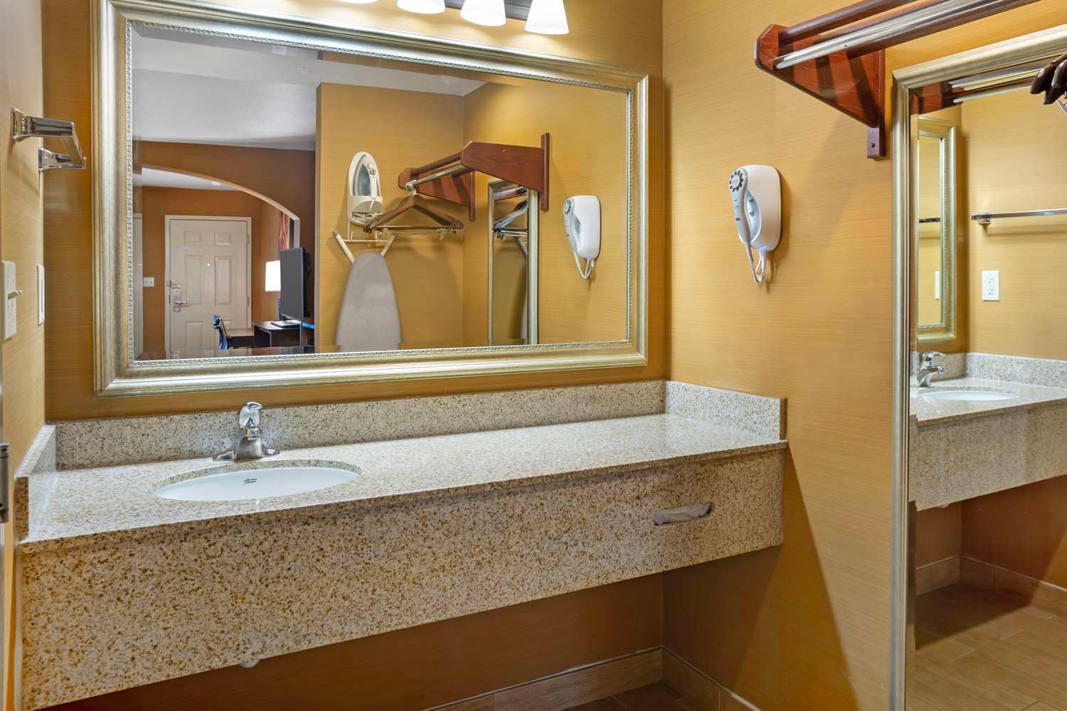 Best Western Exeter Inn & Suites | Rooms & Rates