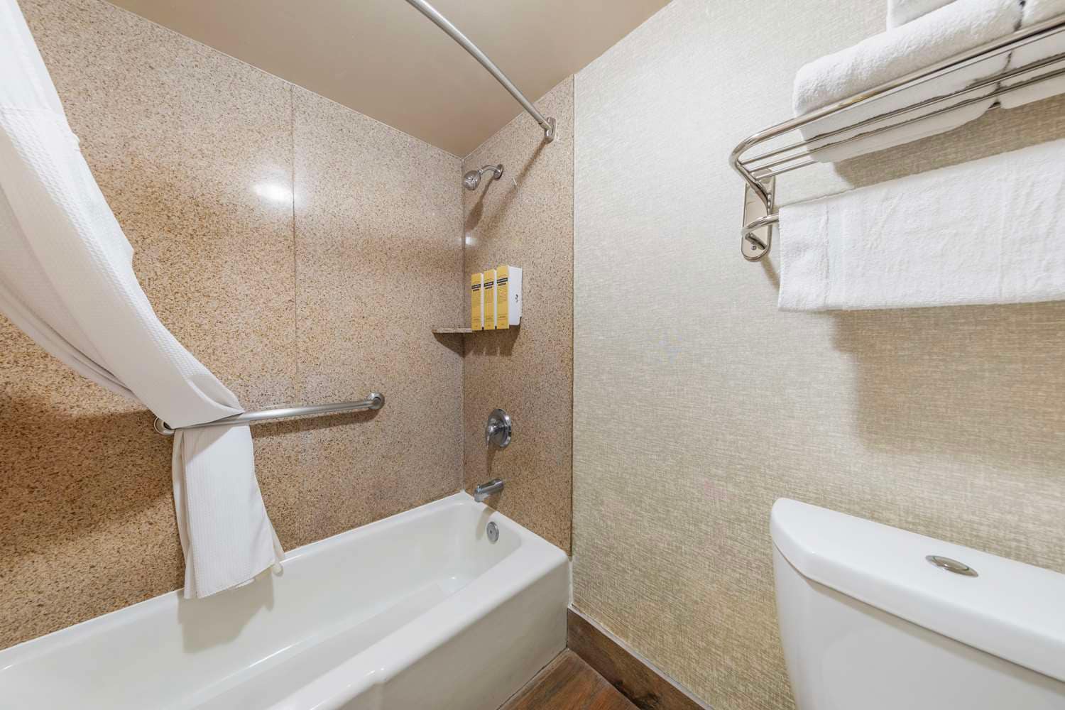 Hotel in Bakersfield | Best Western Plus Hill House