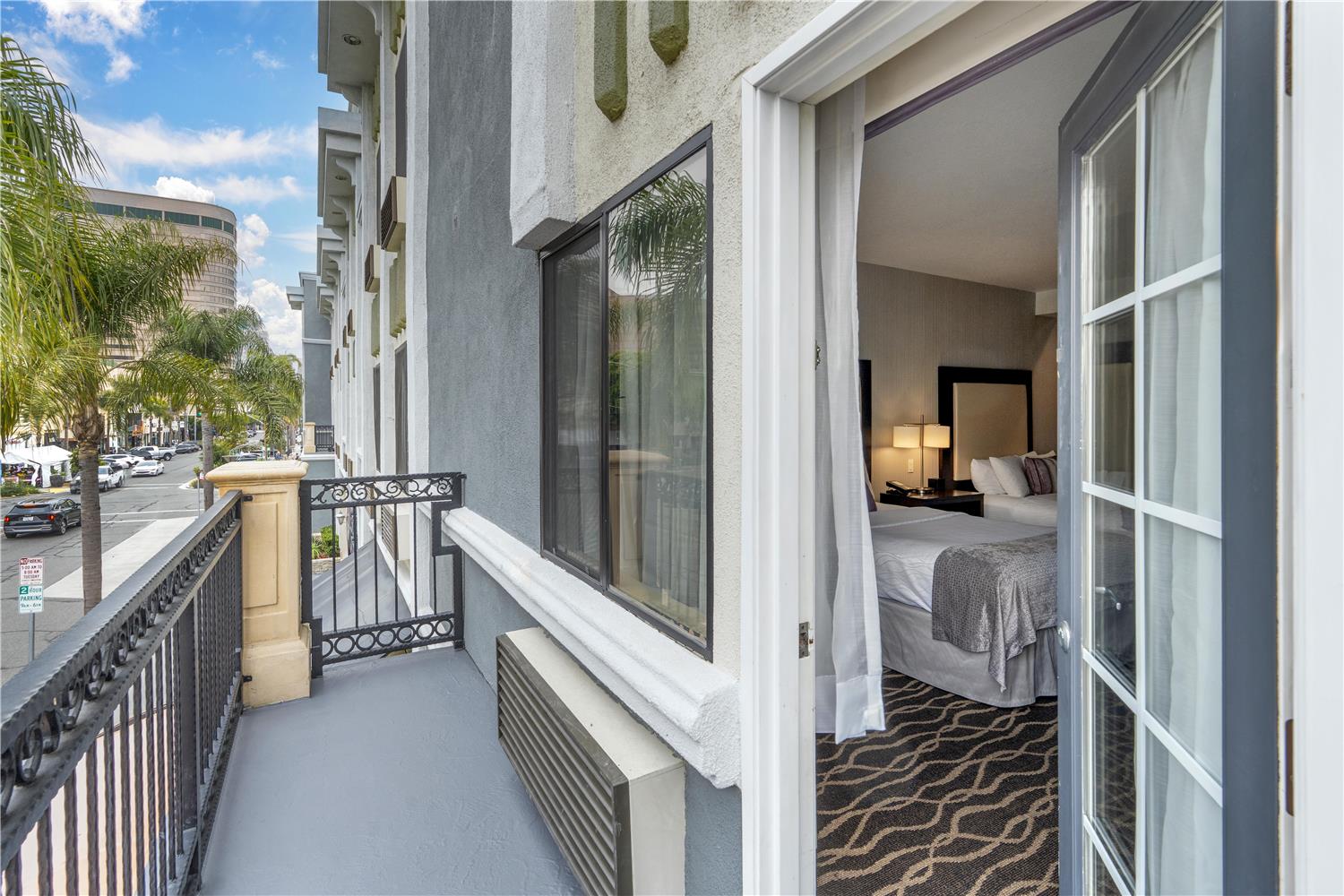 Hotel in Long Beach Best Western Plus Hotel at the Convention Center