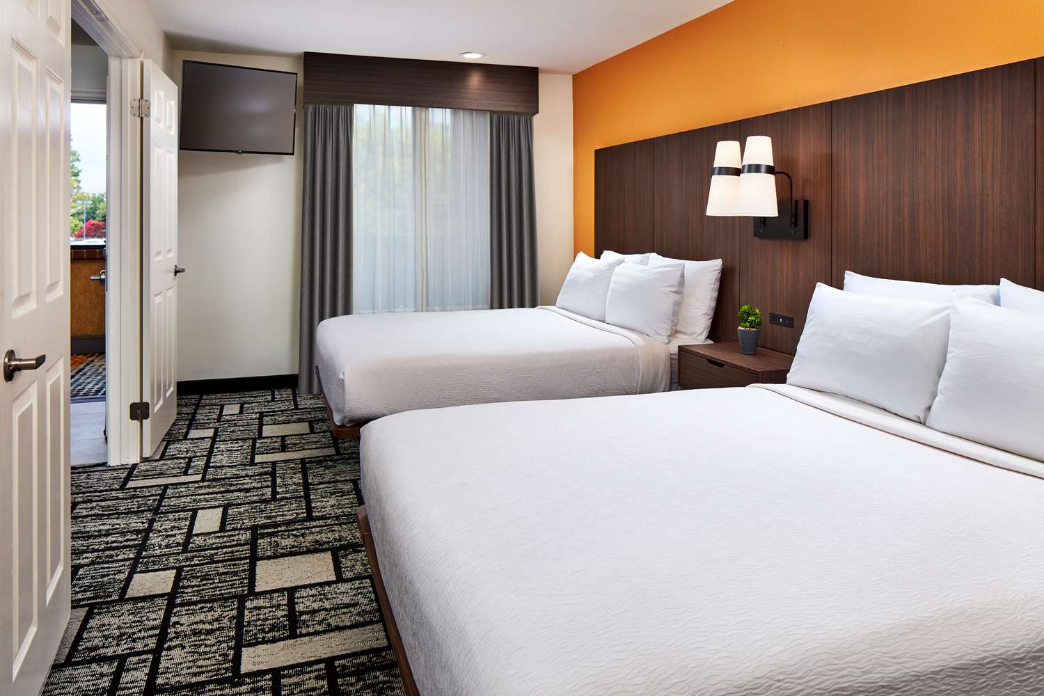 Hotel in Orange | Best Western Plus Meridian Inn & Suites, Anaheim