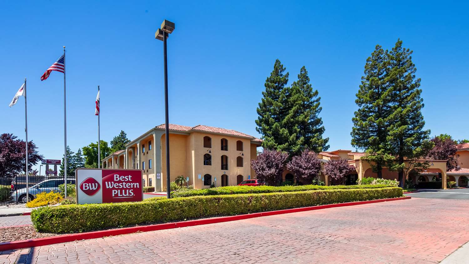 Hotel in Stockton | Best Western Plus Heritage Inn