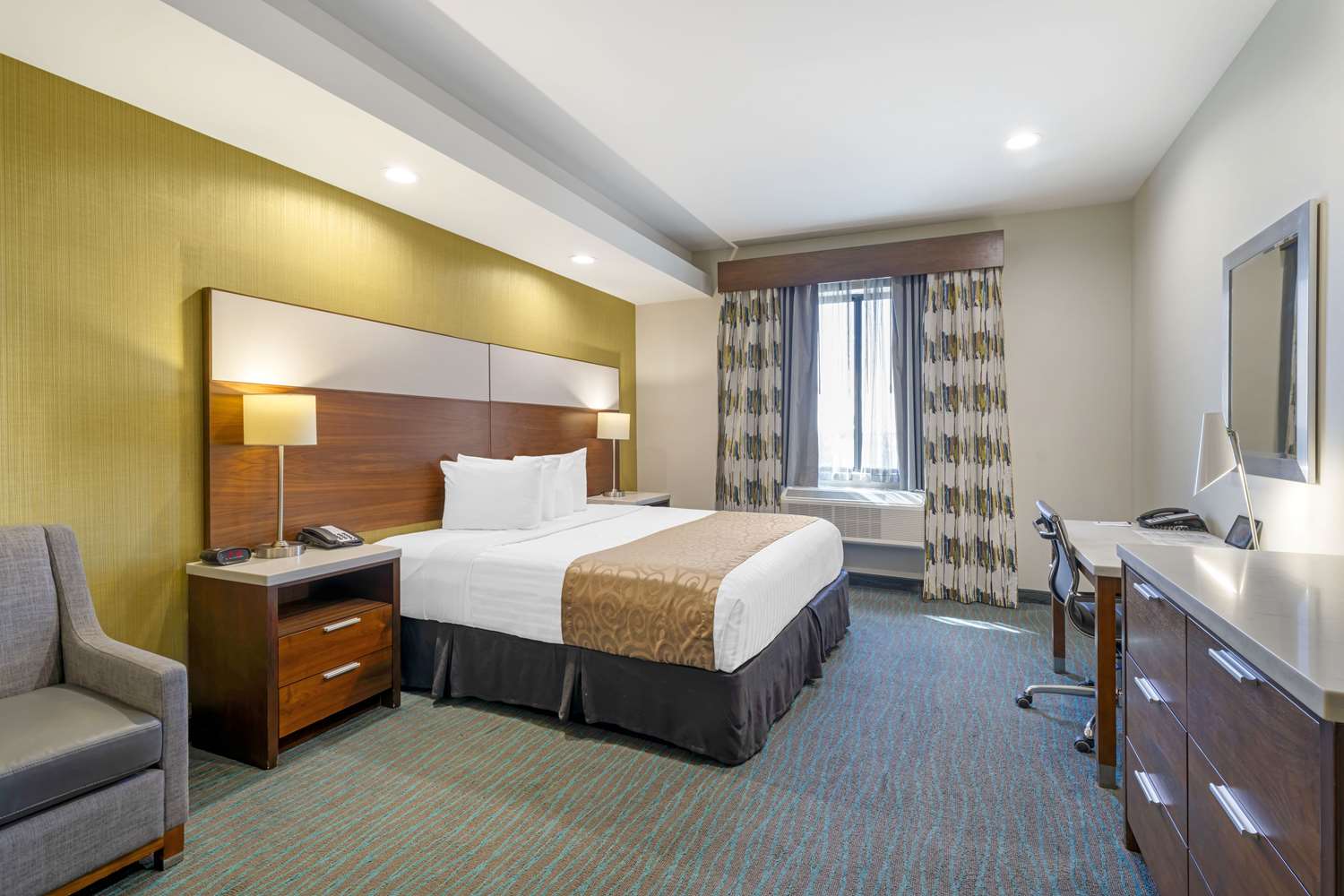 Hotel in Gardena Best Western Plus Gardena Inn Suites