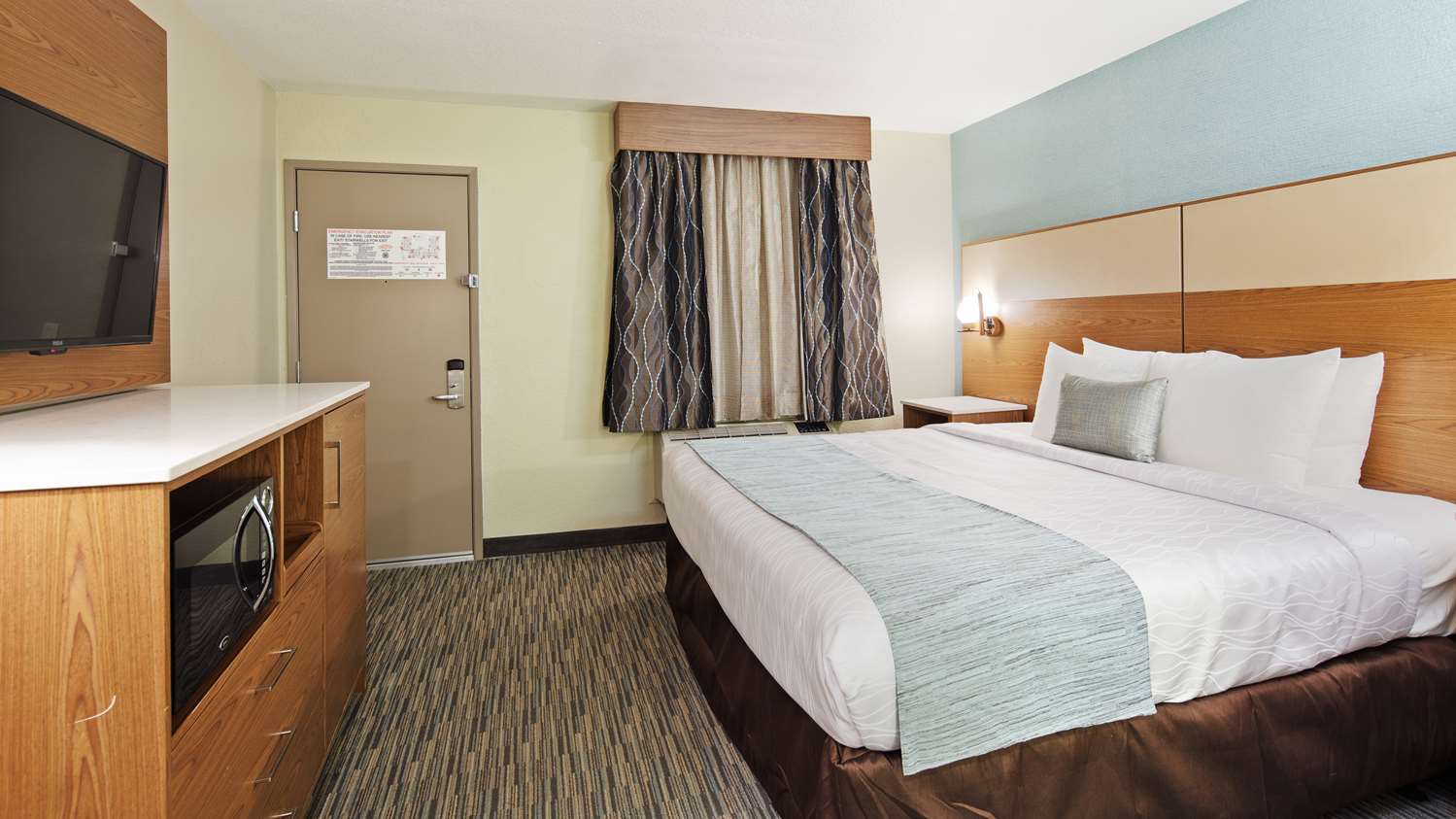 Best Western Carlsbad by the Sea | Hotel Rooms