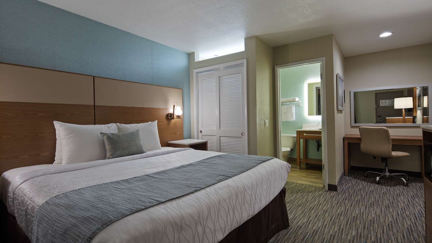 Best Western Carlsbad by the Sea | Hotel Rooms