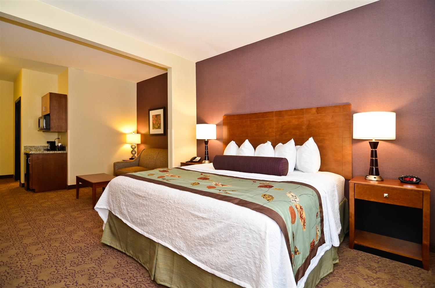 Best Western Plus Carousel Inn & Suites Rooms & Rates