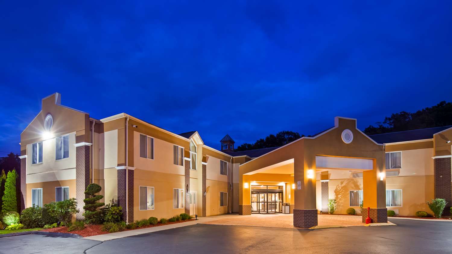 Hotels In Berlin Ct Best Western Plus New England Inn Suites