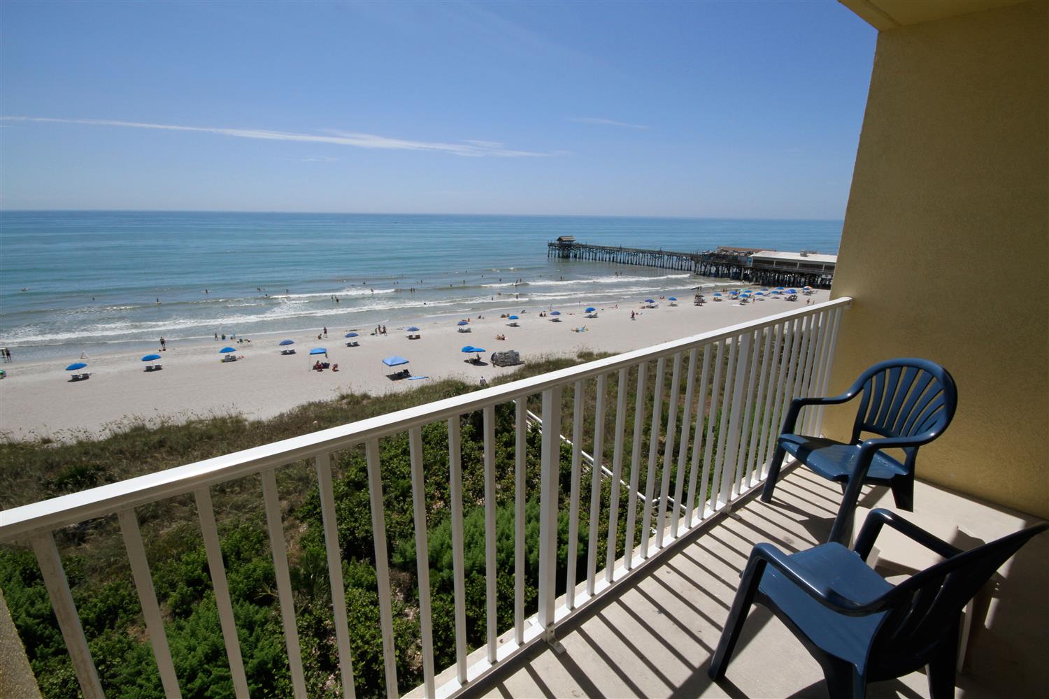 Cocoa Beach Fl Hotel Best Western Ocean Beach Tower Room Ocean Front Cocoa Pier Wireless Internet Microwave Refrigerator Large Desk Table And Chairs Private Balcony Breakfast