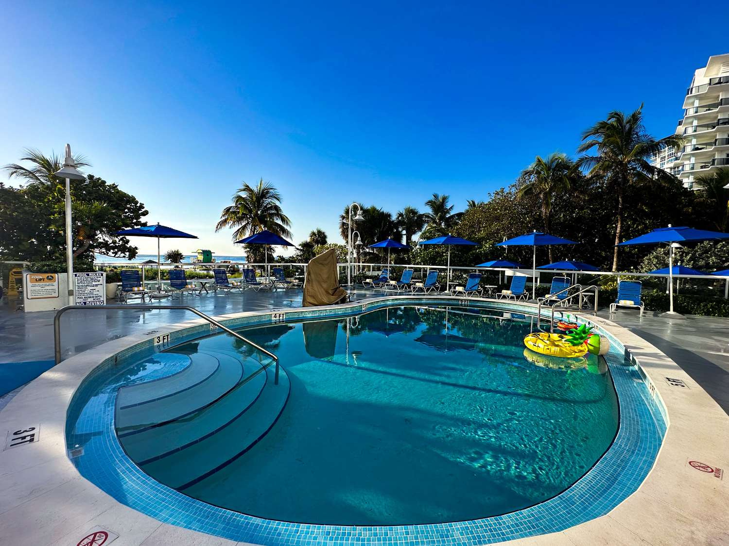 Hotel in Miami  Best Western Plus Atlantic Beach Resort