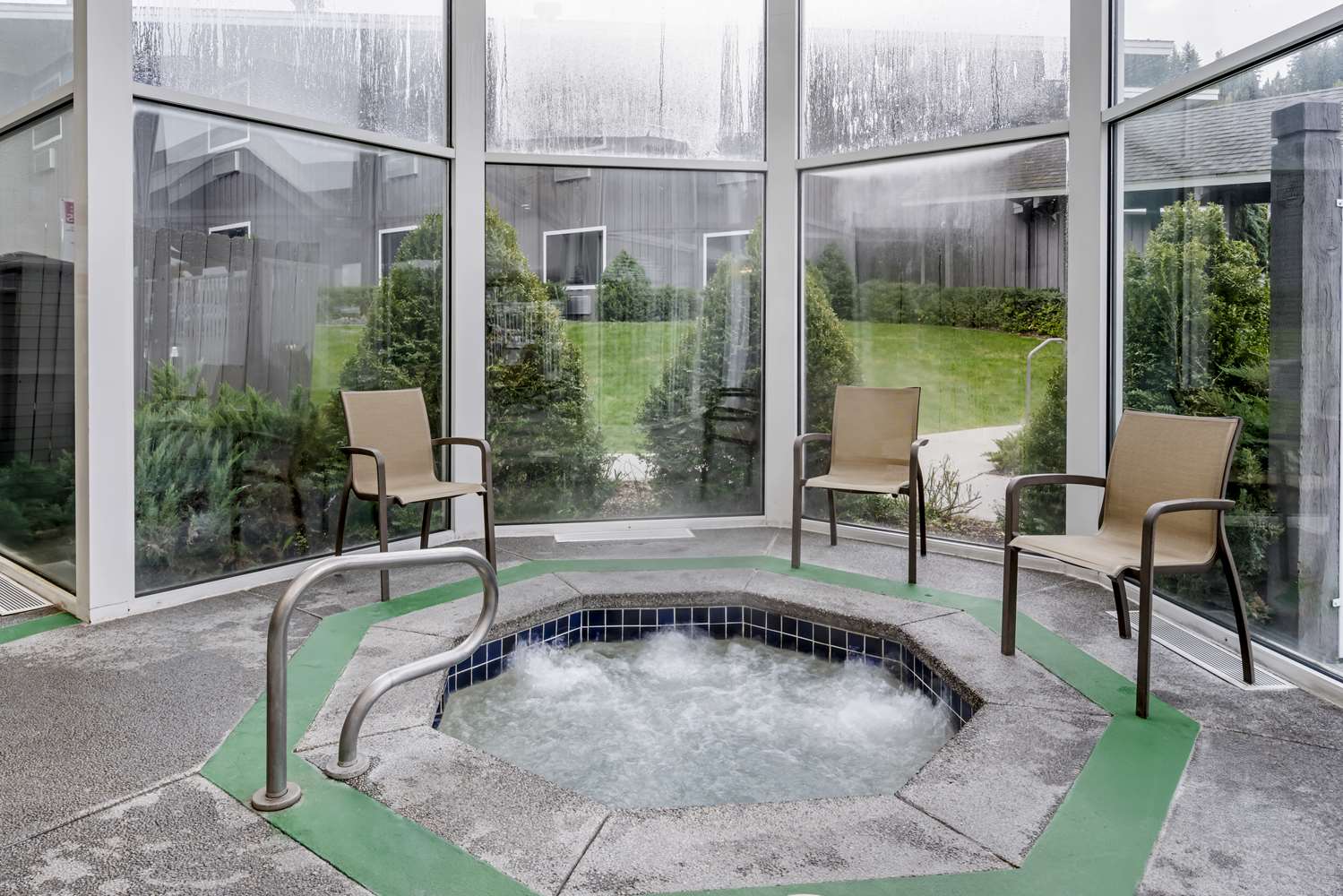 Hotel in Bonner's Ferry Best Western Plus Kootenai River Inn