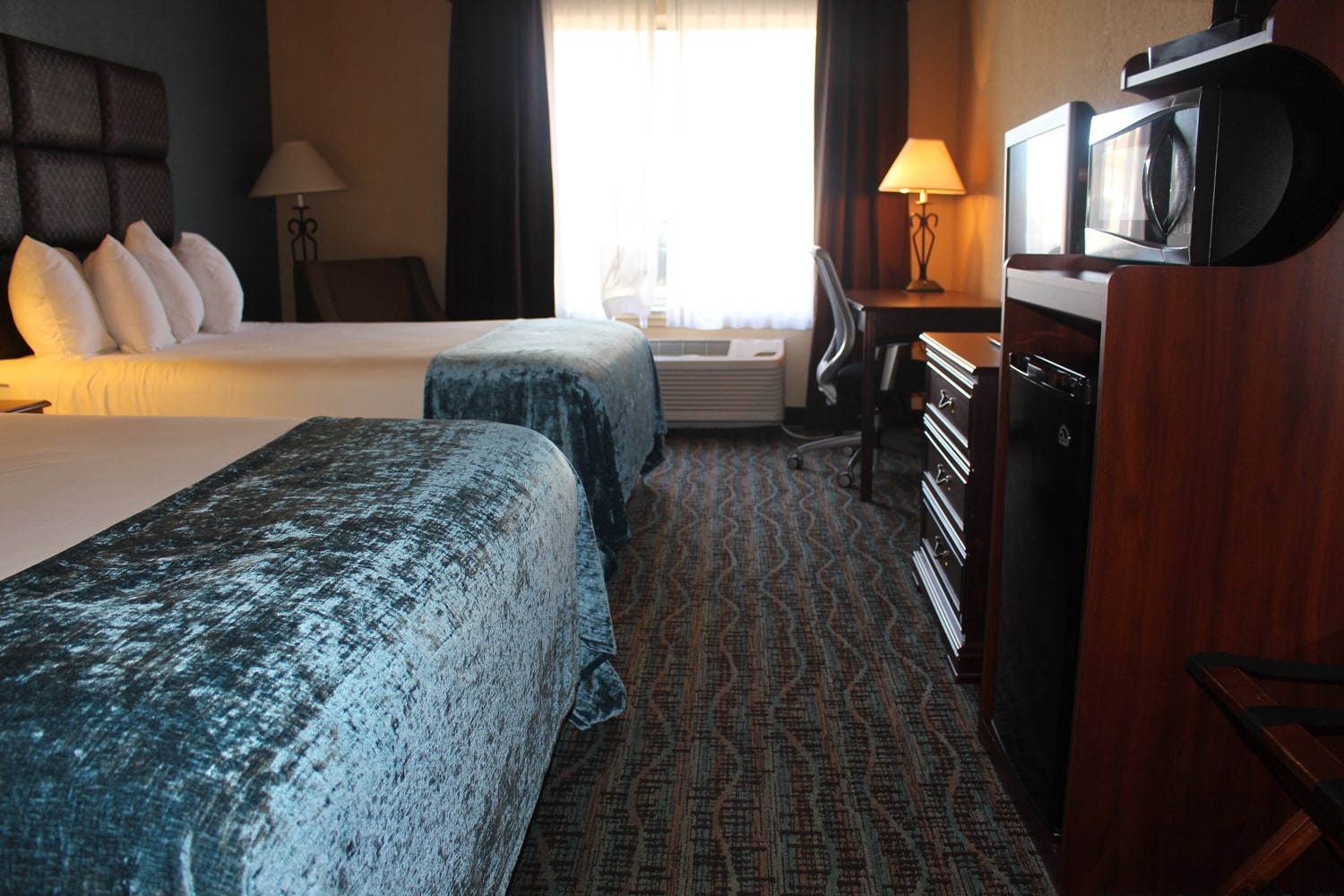 Hotels In Newton Iowa Best Western Holiday Manor Sink Into Our Comfortable Beds Each Night And Wake Up Feeling Completely Refreshed