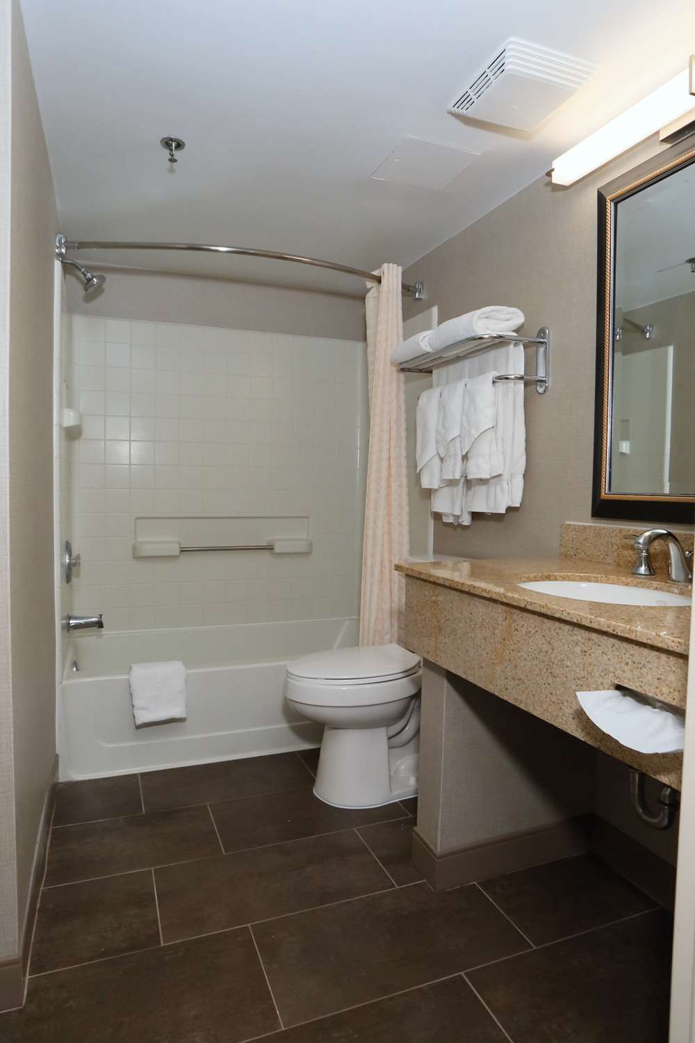La Plata Hotels Best Western Inn Mir Sites With More Ious Bathroom