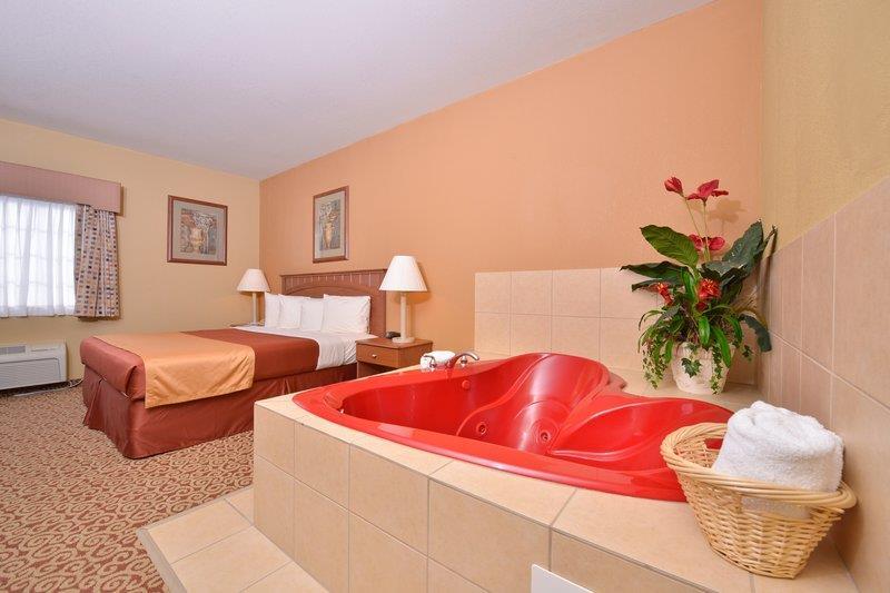 Denton Md Hotels Best Western Inn Maryland Hotel Heart Shape Whirlpool In King Room