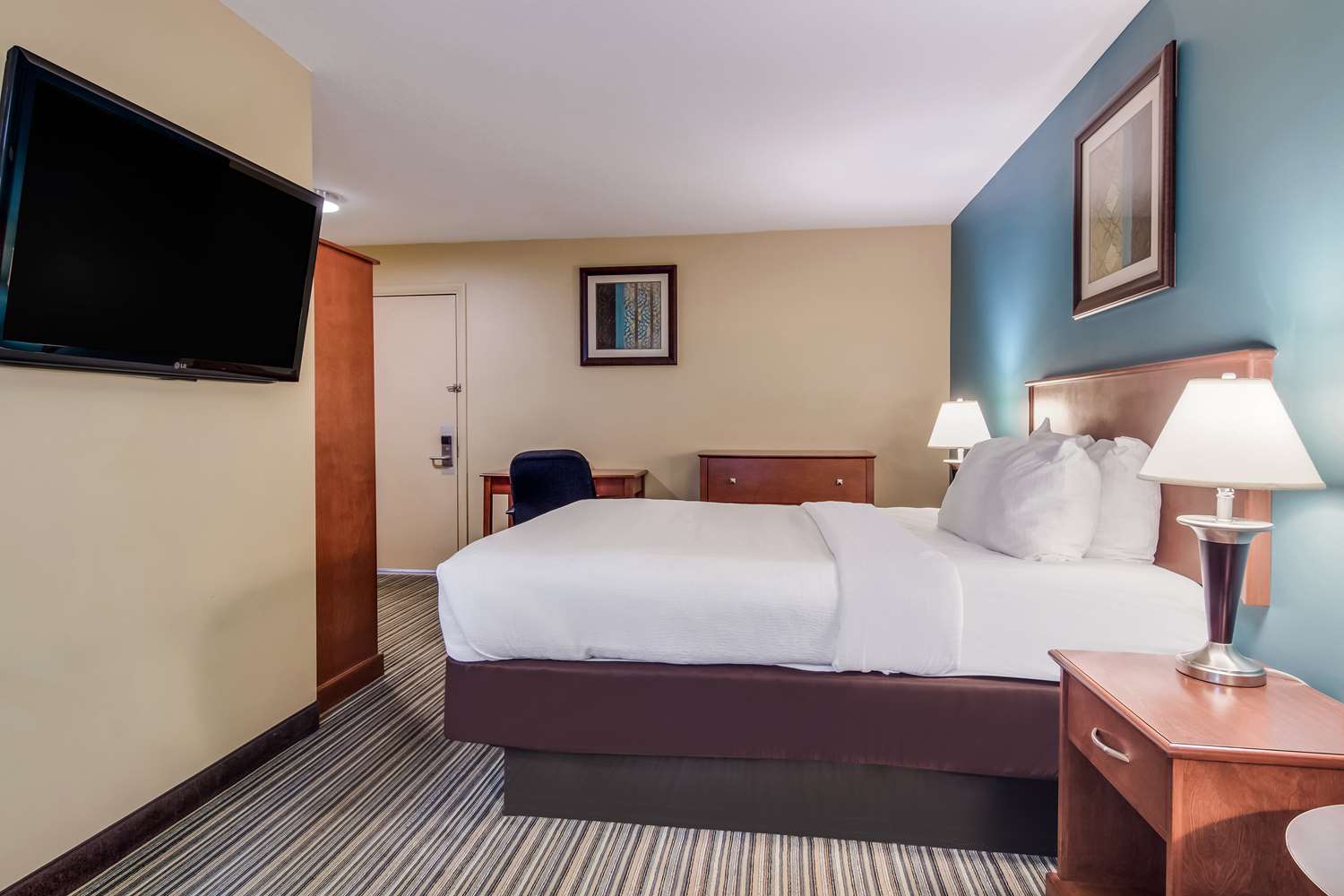 Hotel in Traverse City  Best Western Plus Traverse City