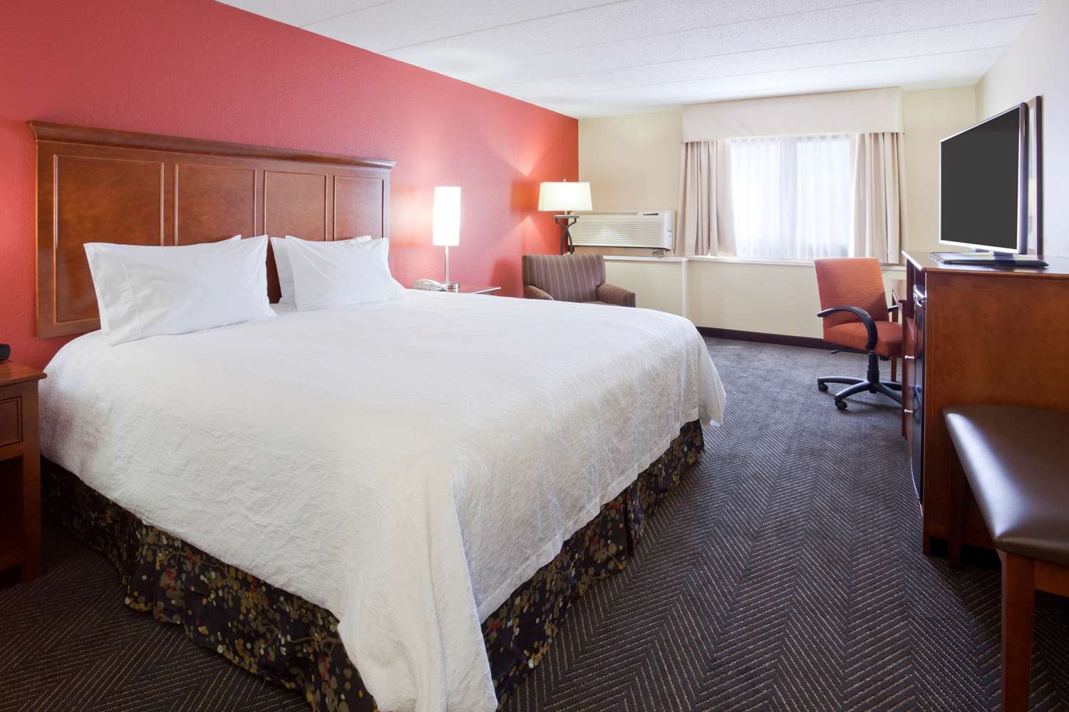 St Paul Hotel Best Western Plus North Sview Our King Bed Features Free Wireless High Sd Internet Access Microwave Refrigerator And A 42 Inch Lcd Tv