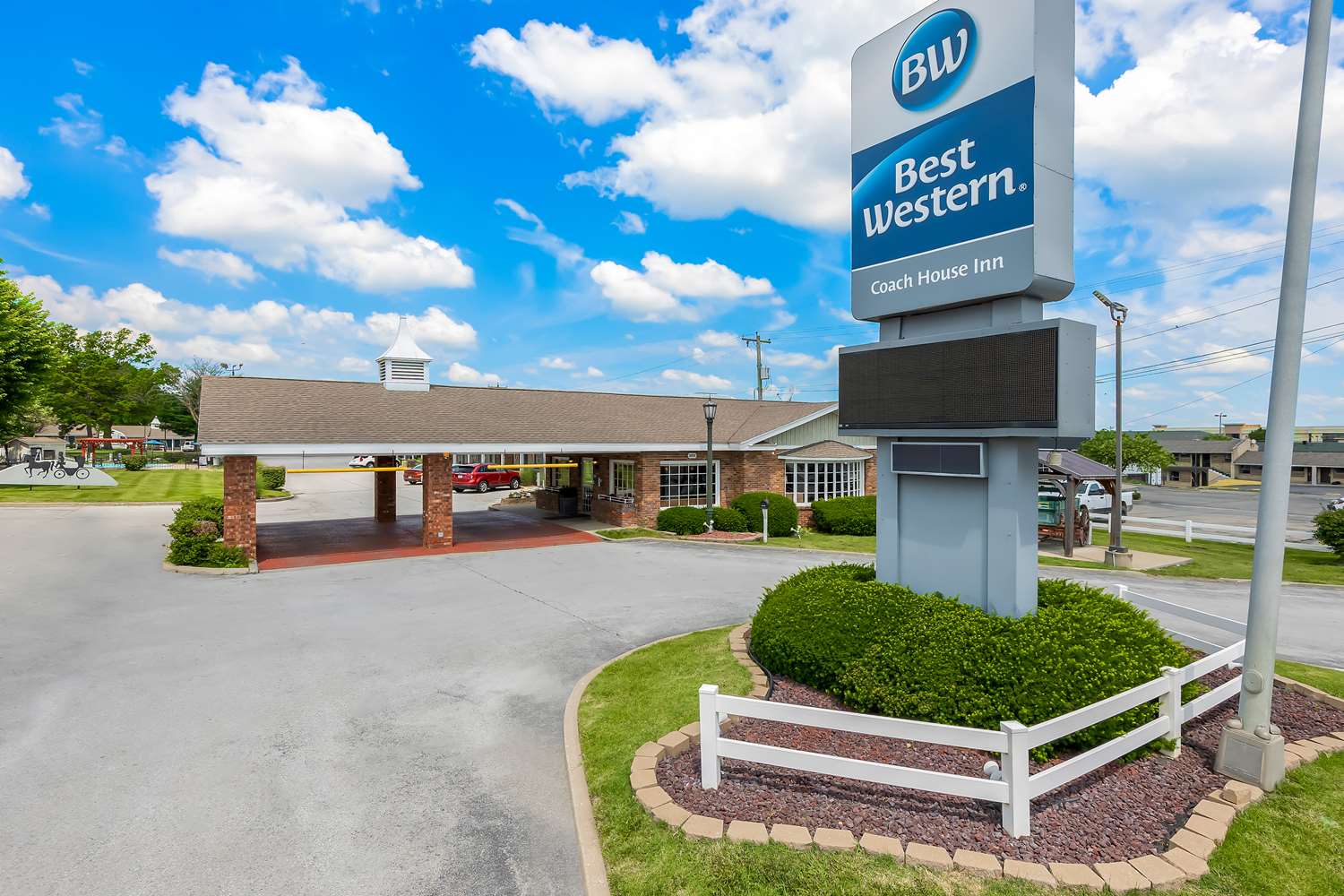 Discover the Best Western Coach in Springfield, MO: Your Ultimate Guide