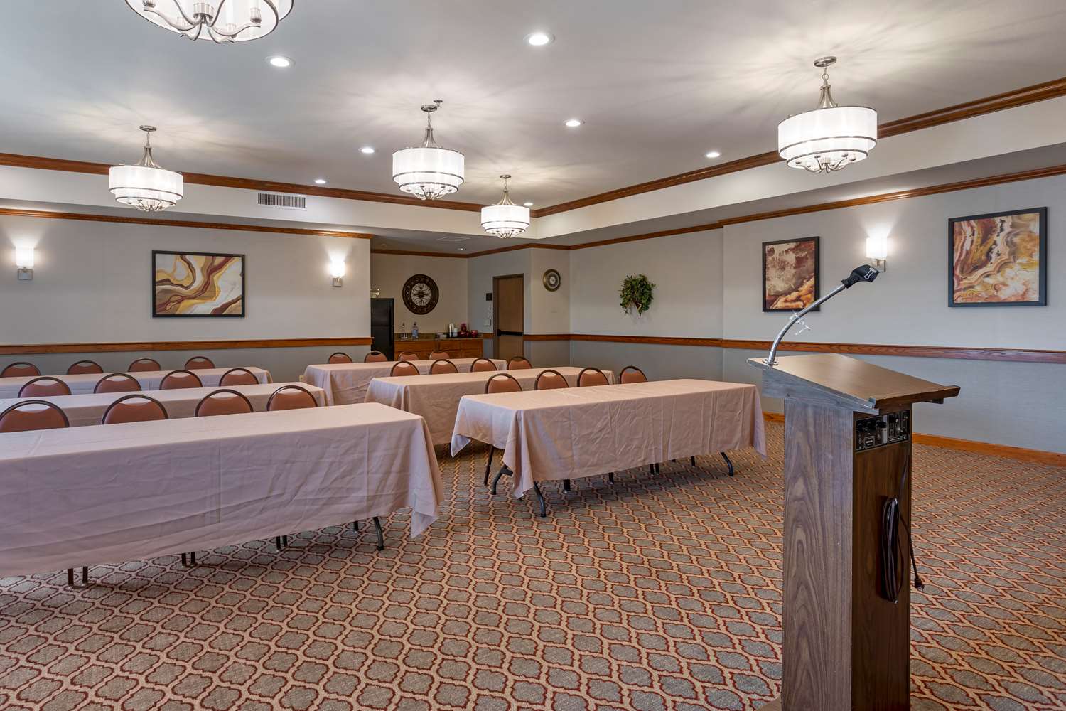 Hotel in Jefferson City | Best Western Plus Capital Inn