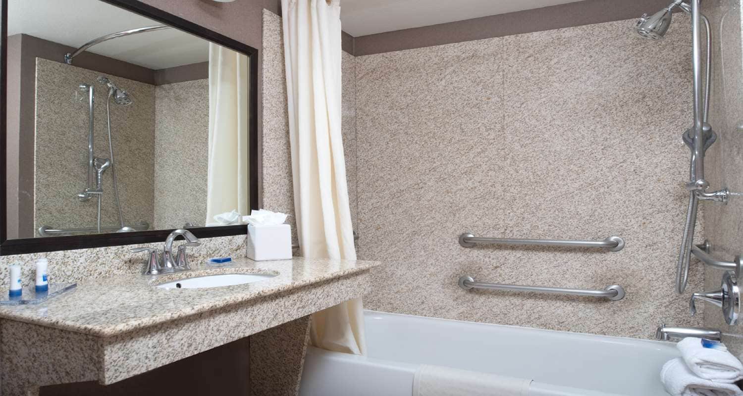 Louis vuitton lv diamond bathroom set luxury shower curtain bath