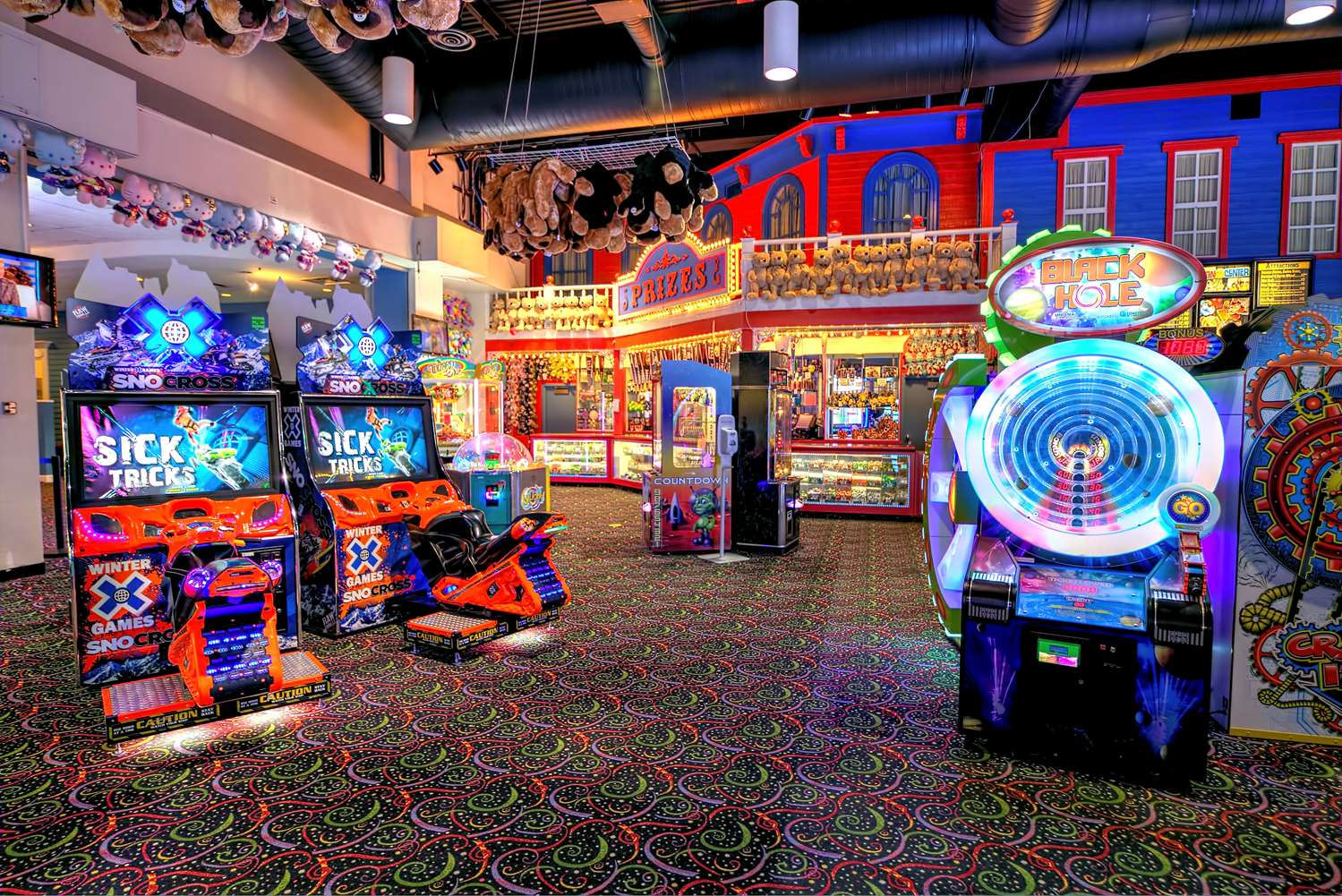 I Don't Like Gaming, But This Arcade Bar In Florida Was Shockingly