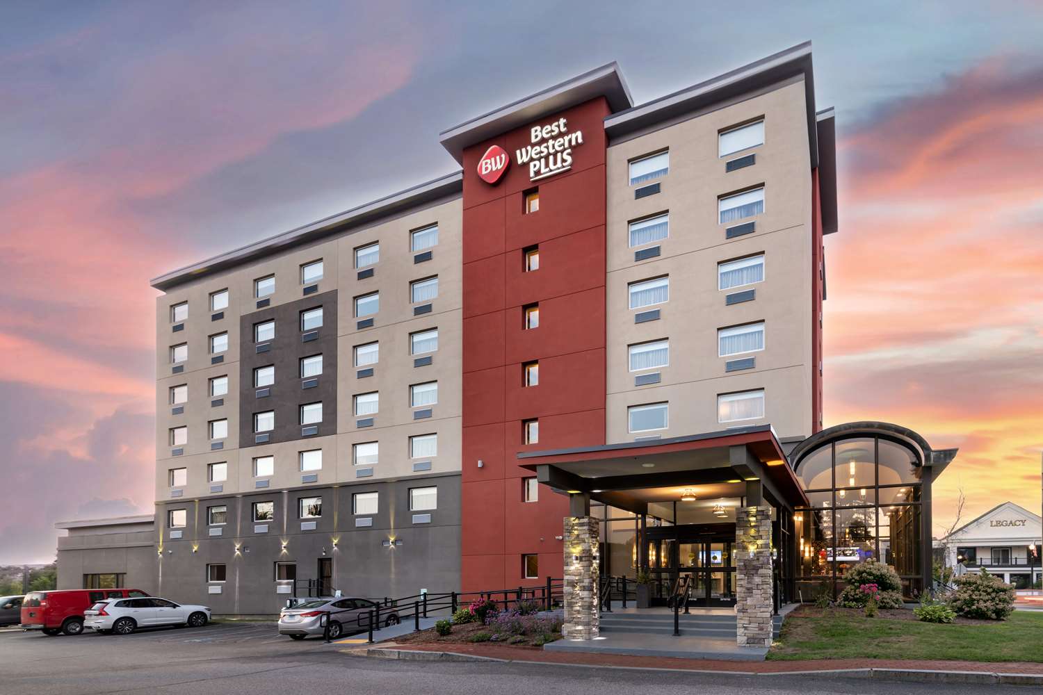 Hotel in Laconia | Best Western Plus Landmark Inn