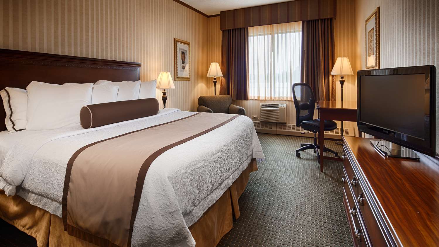 Hotel In Fairfield Nj Best Western Executive Inn Standard King Size Bedroom