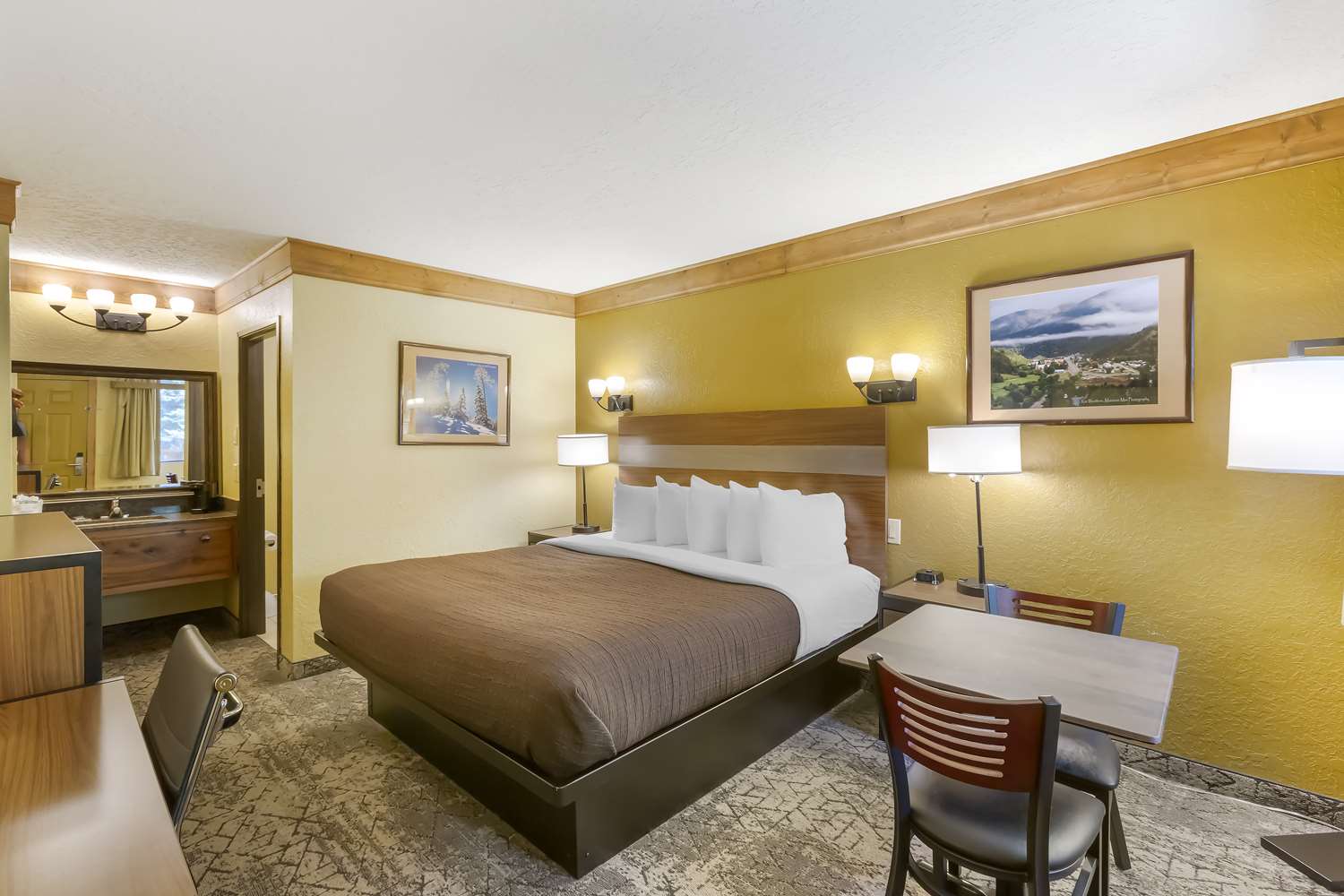 Hotel in Red River | Best Western Rivers Edge