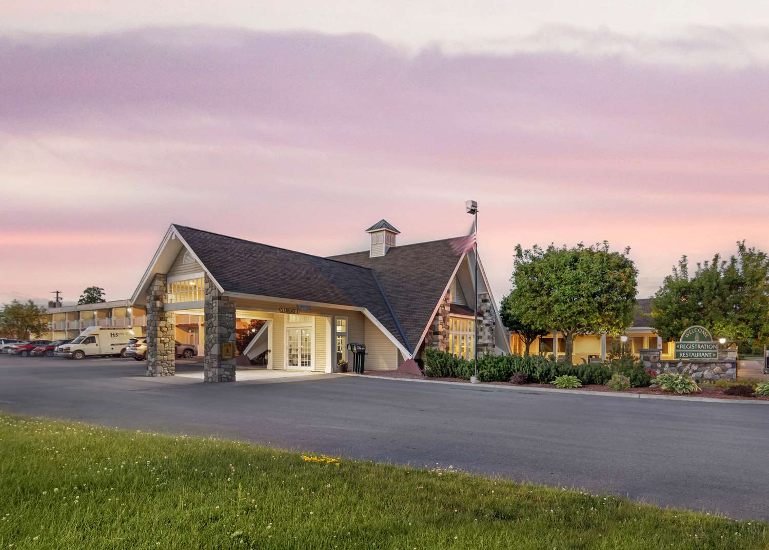 Hotel in Plattsburgh | Best Western Plus Plattsburgh