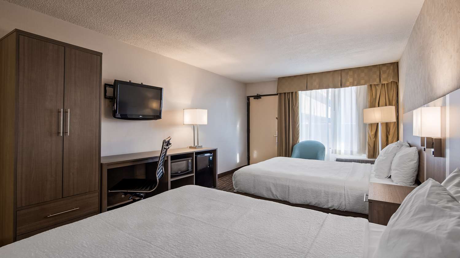 Hotel in Rockville Centre | Best Western Mill River Manor