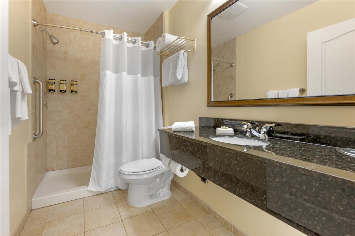 Hotel in Penn Yan Best Western Plus Vineyard Inn Suites