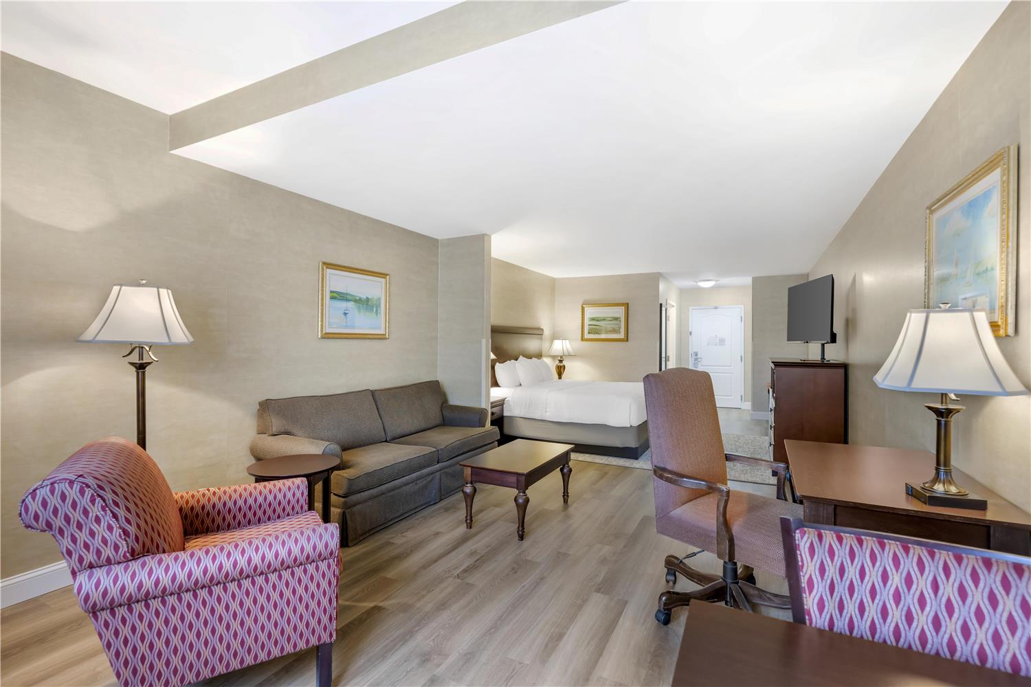 Hotel in Penn Yan Best Western Plus Vineyard Inn Suites