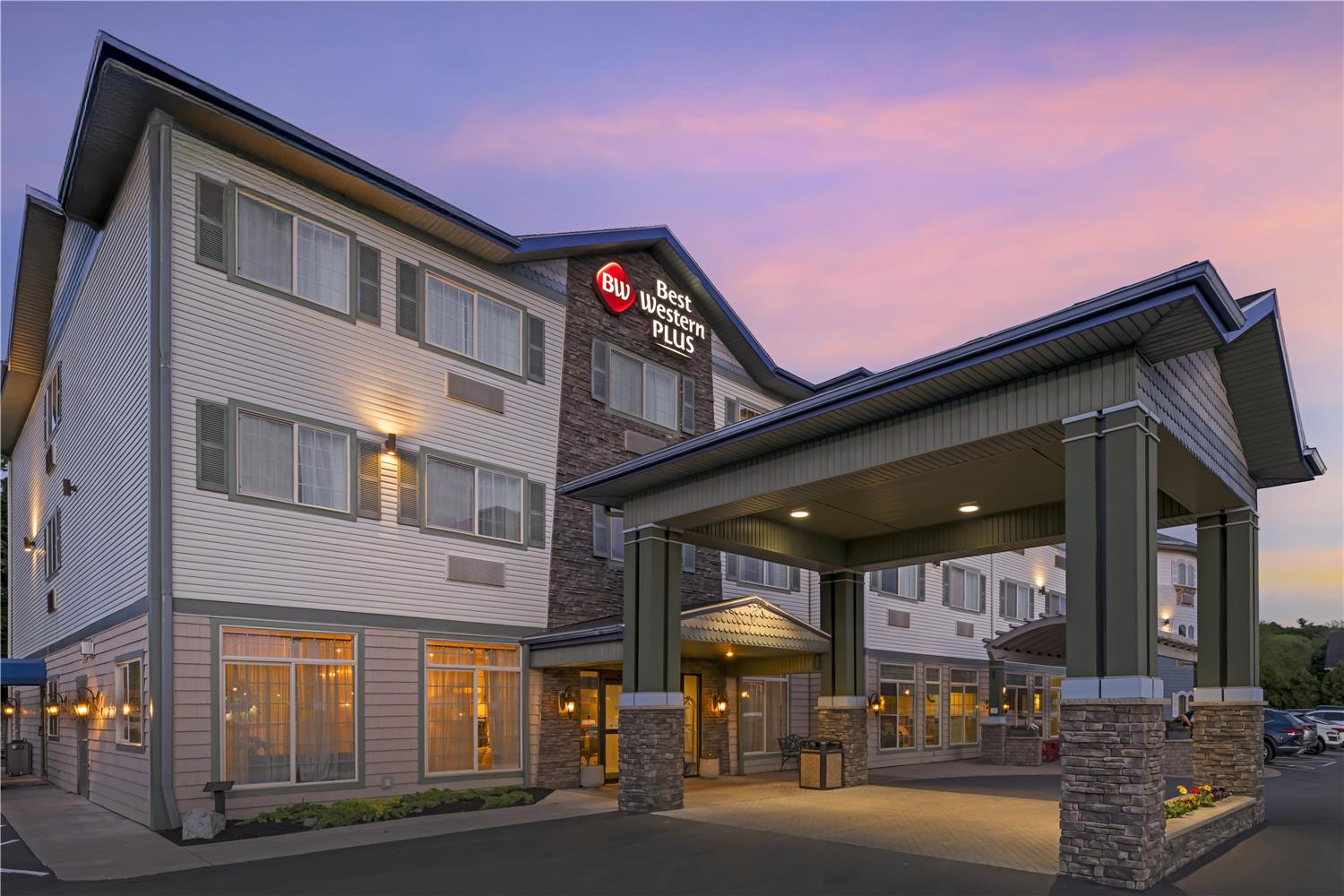 Hotel in Penn Yan Best Western Plus Vineyard Inn Suites