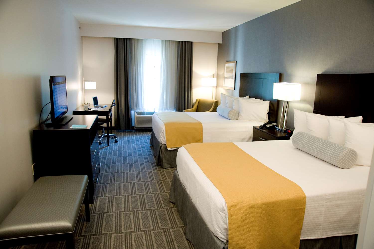 Hammondsport Ny Hotels Best Western Plus The Hotel Double Queen Guest Room Featuring Sealy Posturepedic Pillow Top Mattresses