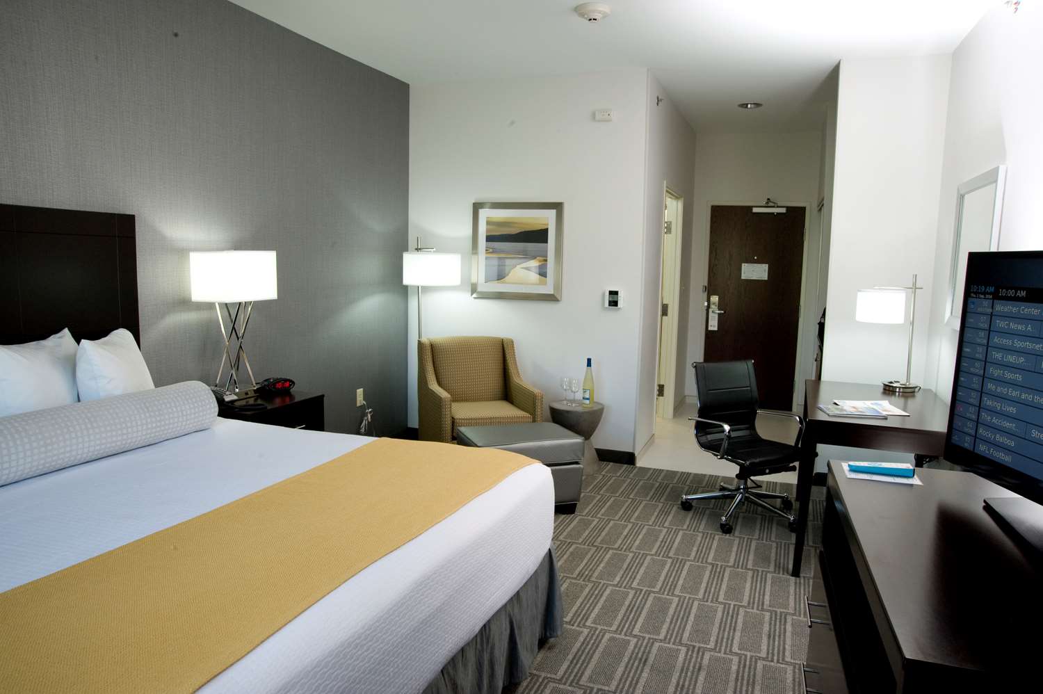 Hammondsport Ny Hotels Best Western Plus The Hotel King Bed Guest Room Featuring Sealy Posturepedic Pillow Top Mattresses