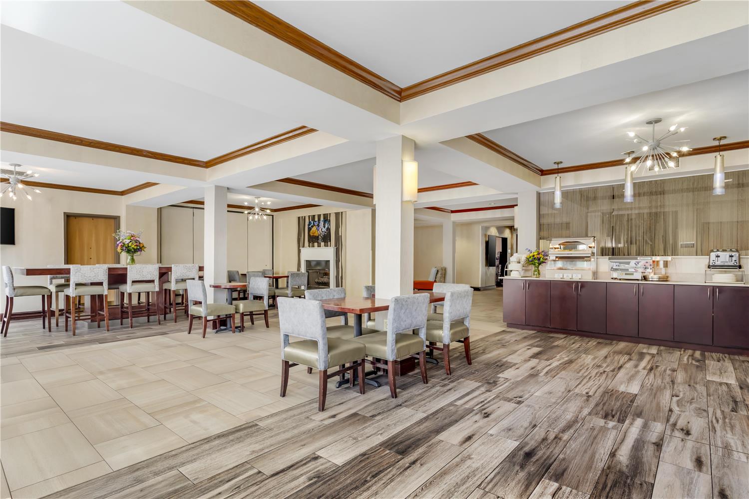 Hotel in Dillsboro Best Western Plus River Escape Inn Suites