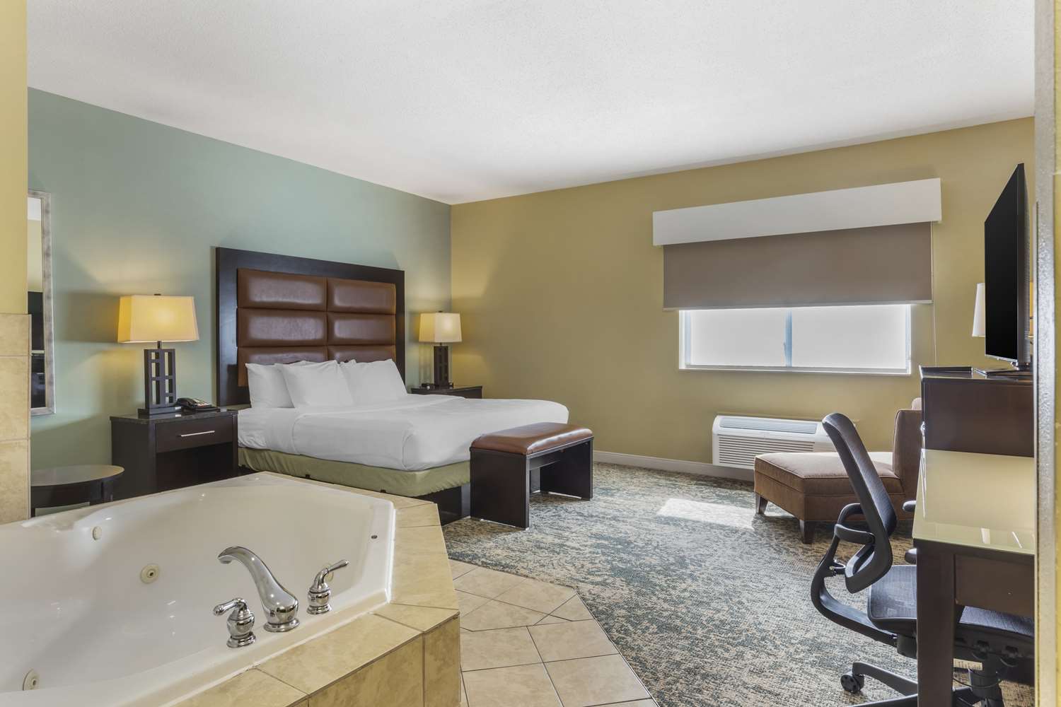 Hotel in Wilmington | Best Western Plus Wilmington/Carolina Beach