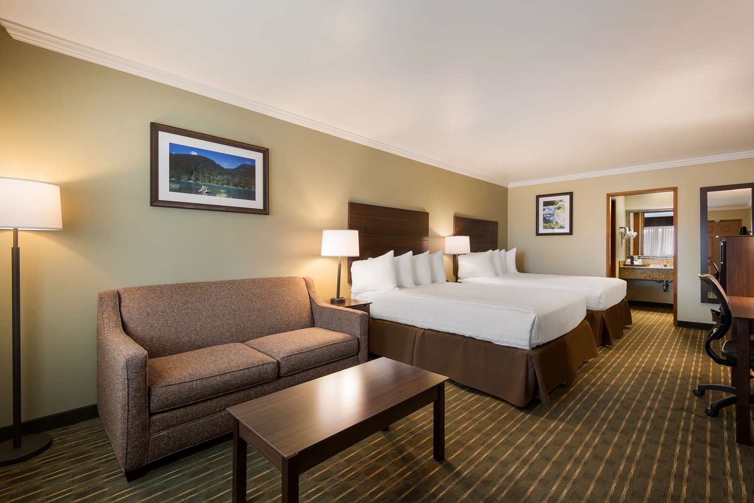 Hotel in Coos Bay  Best Western Holiday Hotel
