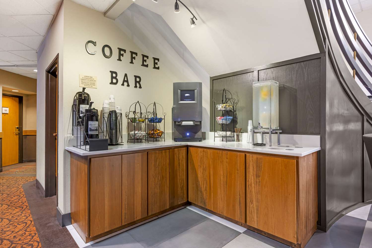 Hotel in Salem Best Western Plus Mill Creek Inn