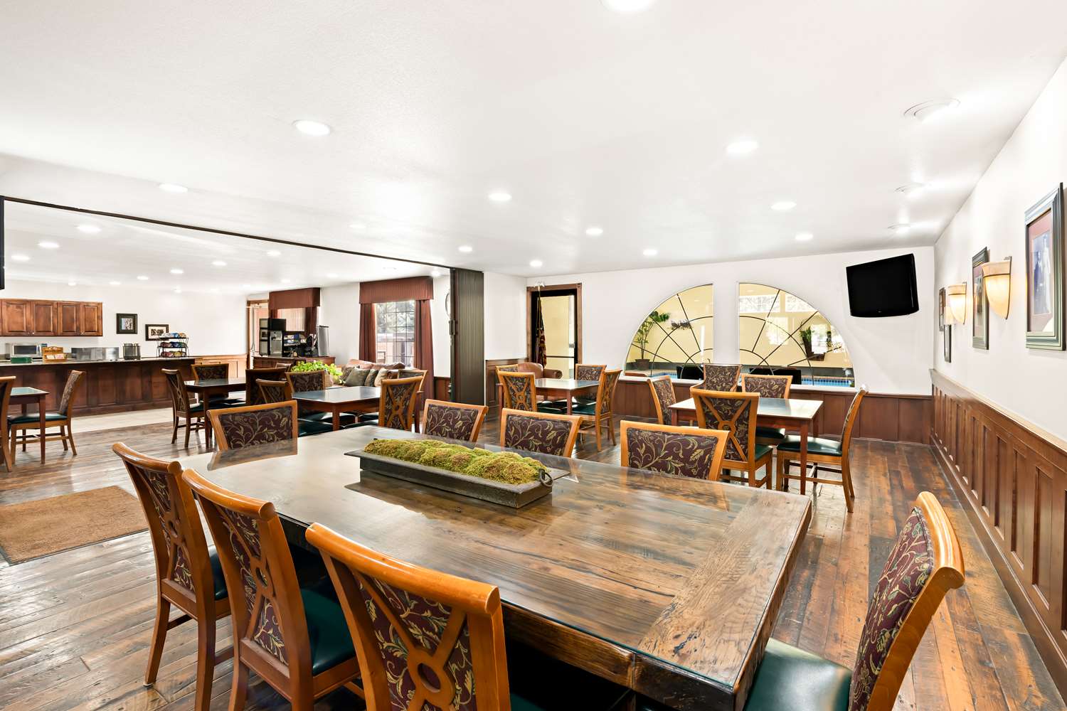 Hotel in La Pine Best Western Newberry Station