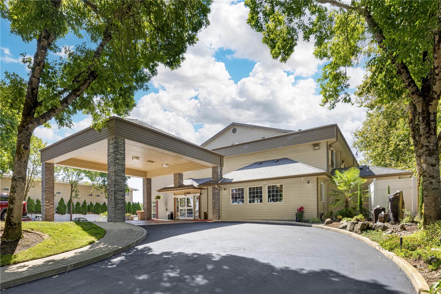 Hotel in Albany Best Western Plus Prairie Inn