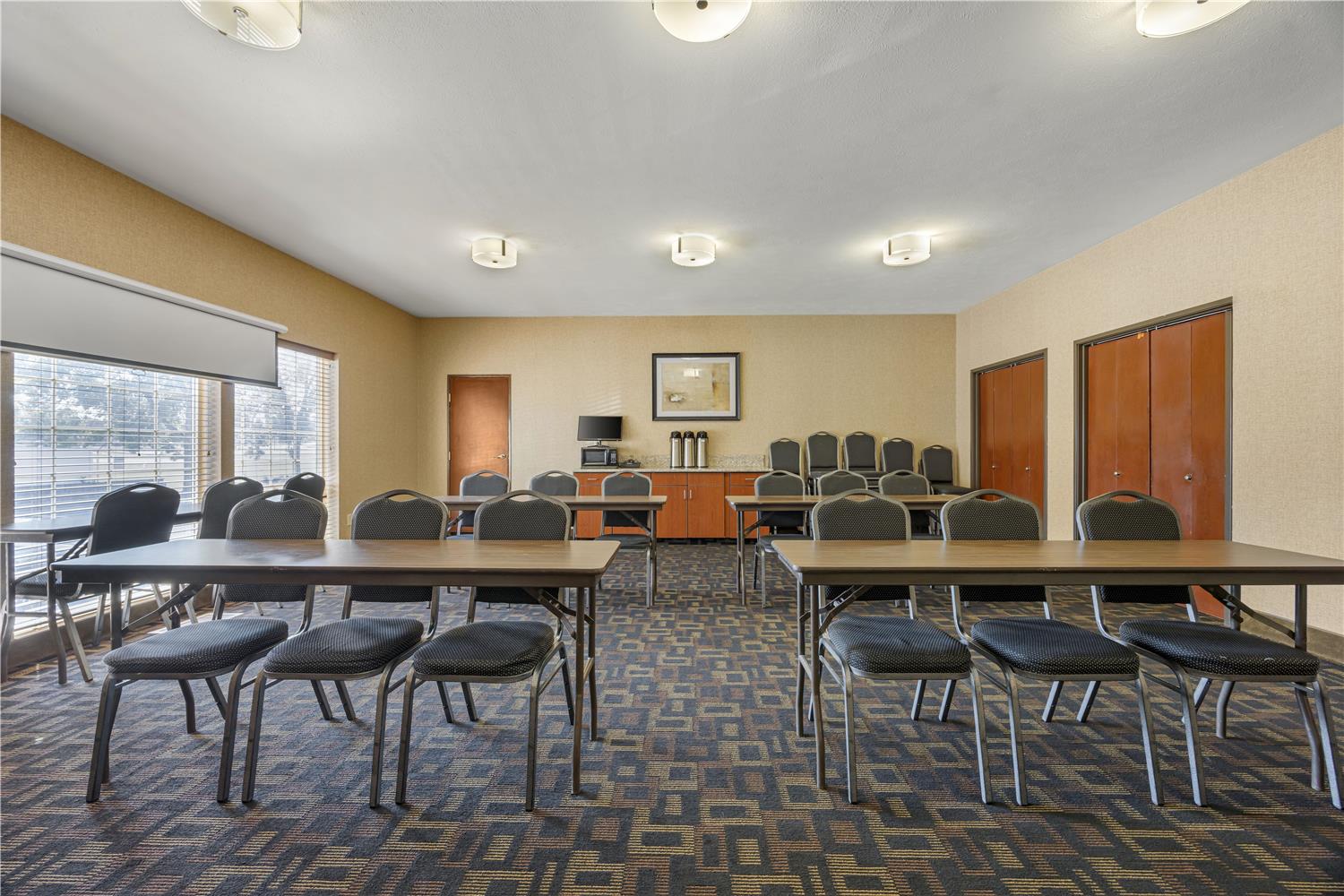 Hotel in Albany Best Western Plus Prairie Inn